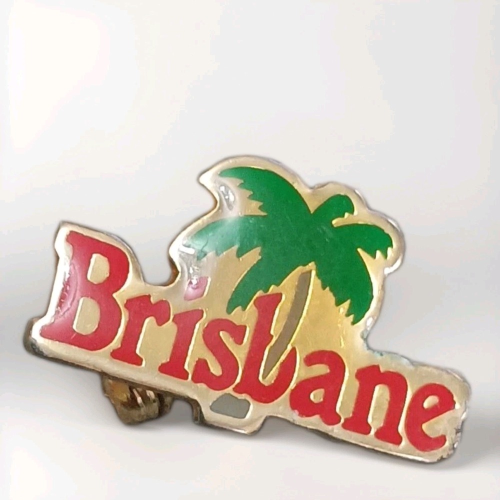 Vintage Brisbane Queensland Australia Palm Tree Goldtone Enamel Lapel Pin Taiwan